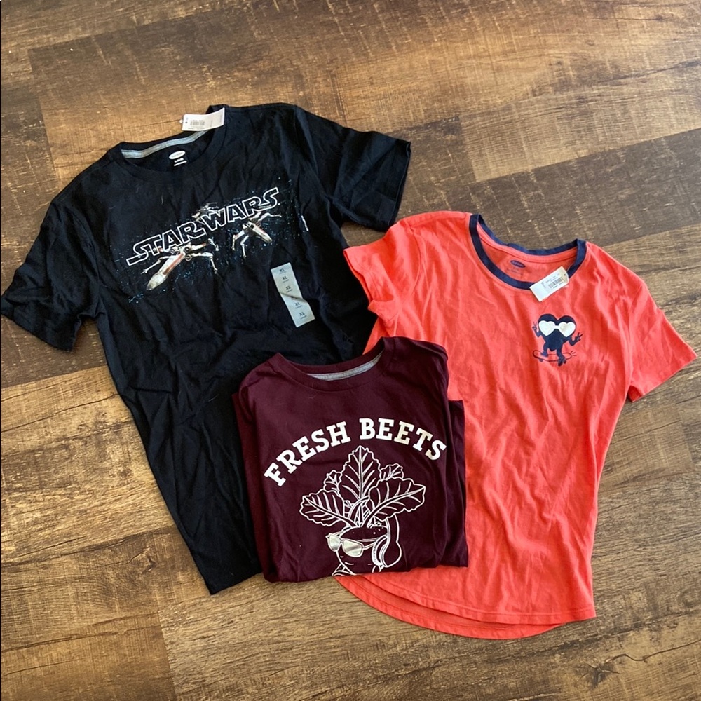 Bundle of 3 Old Navy shirts, Star Wars, skateboard, beets